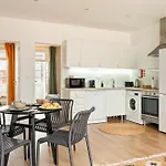 Bmyguest - River View Terrace Apartment *